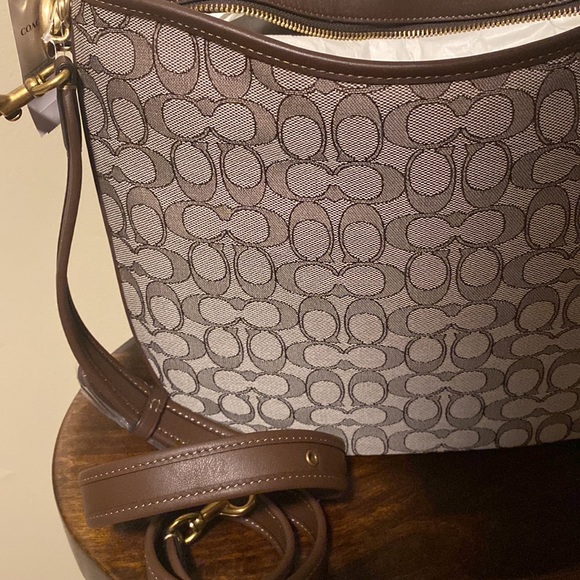 Coach - Picture 8 of 12